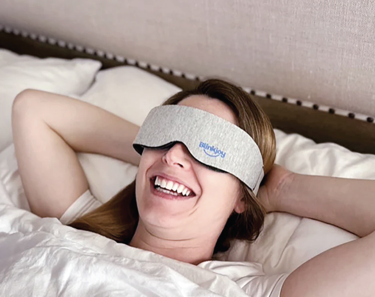 Commercially available BlinkJoy moisture-retaining sleep mask
